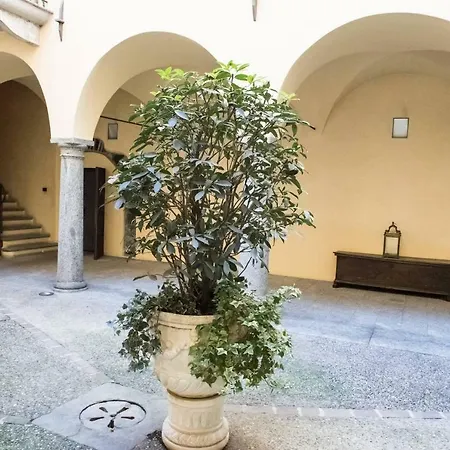 Lo - The House Of Travelers 招待所 科莫