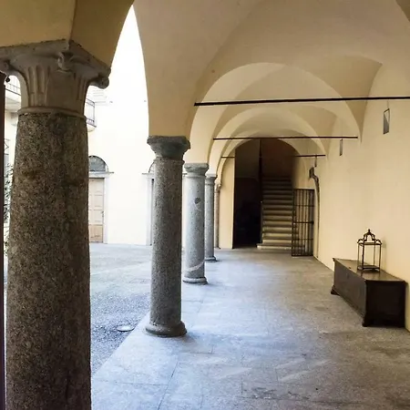 Lo - The House Of Travelers Gasthof Como