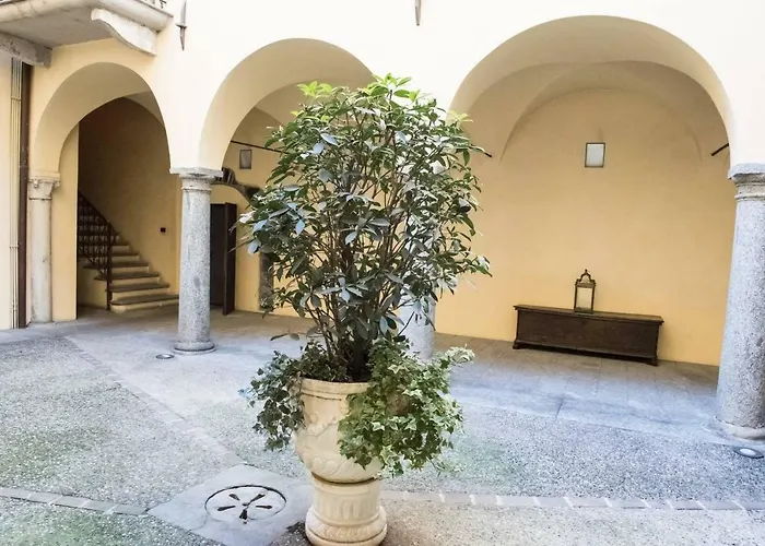 Lo - The House Of Travelers Guest house Como