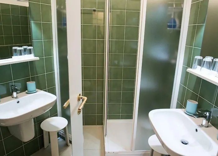 Guest house Lo - The House Of Travelers 3*