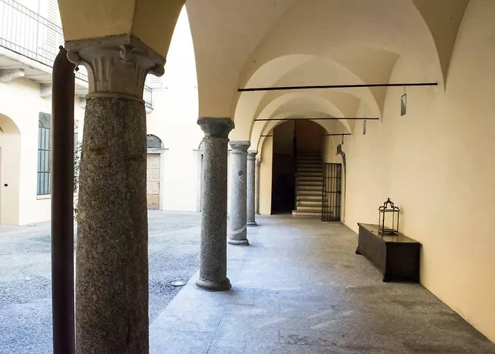 Lo - The House Of Travelers Guest house Como